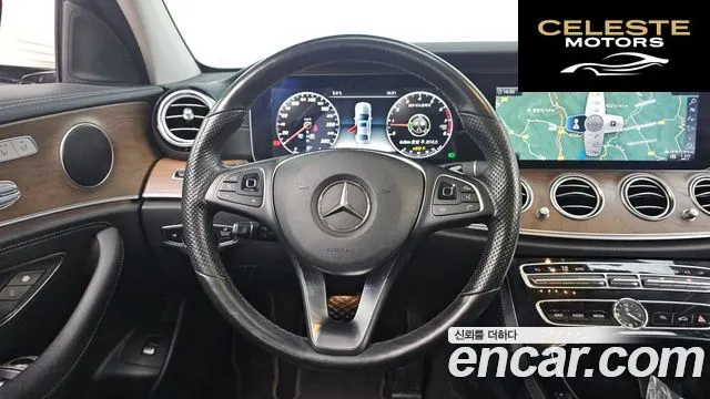 MERCEDES BENZ E-Classe W213 E300 4MATIC Exclusive 2017 — photo 11 sur 26