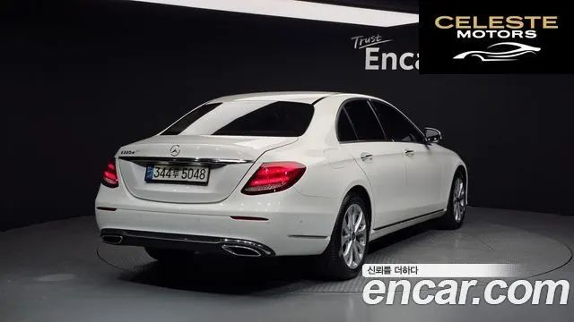 MERCEDES BENZ E-Classe W213 E220d Exclusive 2018 — photo 2 sur 20