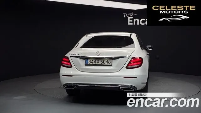 MERCEDES BENZ E-Classe W213 E220d Exclusive 2018 — photo 4 sur 20