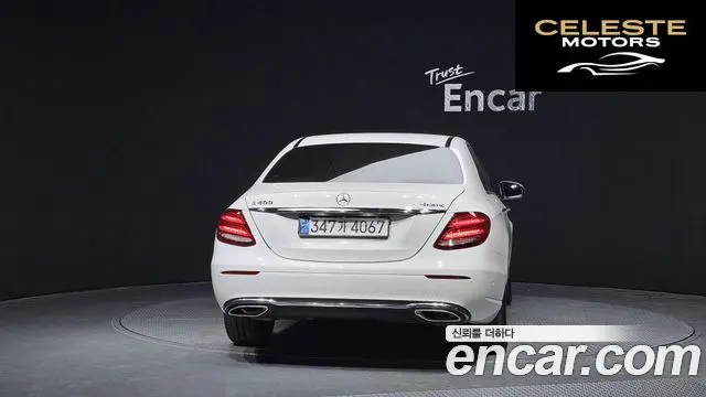 MERCEDES BENZ E-Classe W213 E200 Avantgarde 2017 — photo 4 sur 20