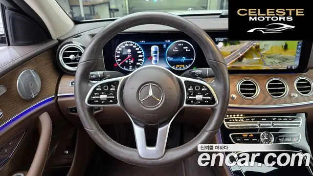 MERCEDES BENZ E-Classe W213 E300 4MATIC Exclusive 2020 — photo 13 sur 26