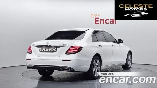 MERCEDES BENZ E-Classe W213 E220d 4MATIC Avantgarde 2017 — photo 2 sur 20