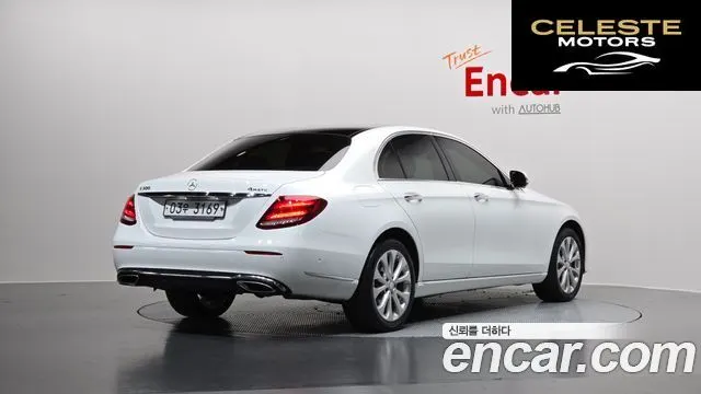 MERCEDES BENZ E-Classe W213 E300 4MATIC Exclusive 2017 — photo 2 sur 20