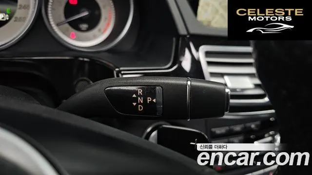 MERCEDES BENZ E-Classe W212 E300 Avantgarde 2014 — photo 9 sur 26