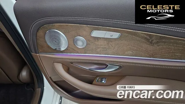 MERCEDES BENZ E-Classe W213 E300 4MATIC Exclusive 2020 — photo 18 sur 20