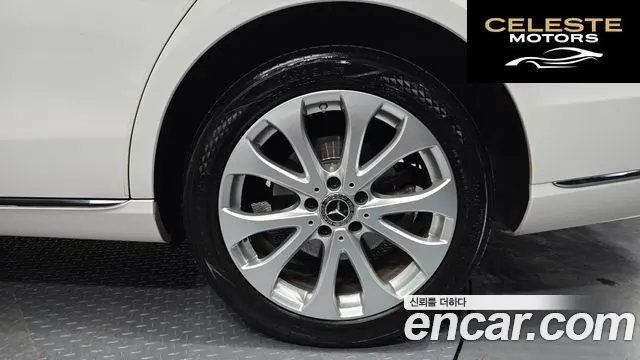 MERCEDES BENZ E-Classe W213 E300 4MATIC Exclusive 2018 — photo 4 sur 20