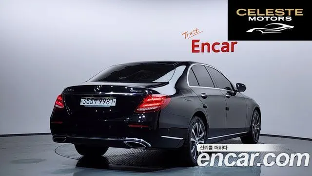 MERCEDES BENZ E-Classe W213 E300e 4MATIC Exclusive 2020 — photo 2 sur 20