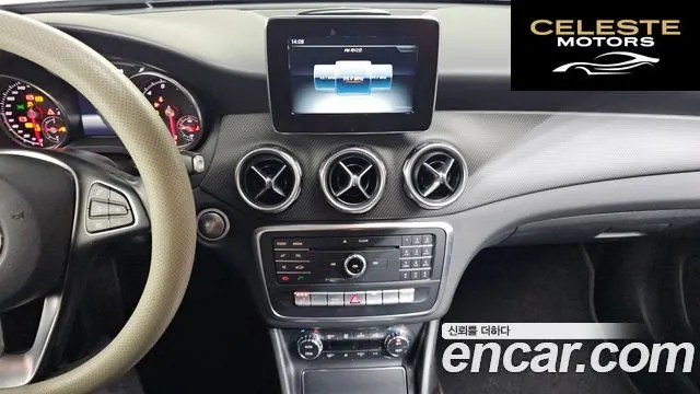 MERCEDES BENZ GLA-Classe X156 GLA220 2019 — photo 15 sur 20