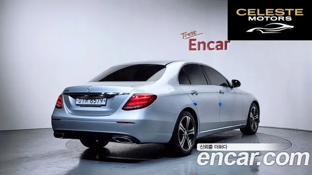 MERCEDES BENZ E-Classe W213 E200 Avantgarde 2017 — photo 2 sur 20