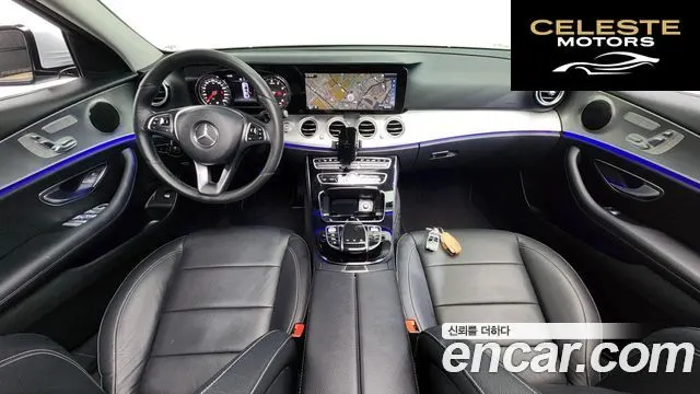 MERCEDES BENZ E-Classe W213 E200 Avantgarde 2017 — photo 7 sur 20