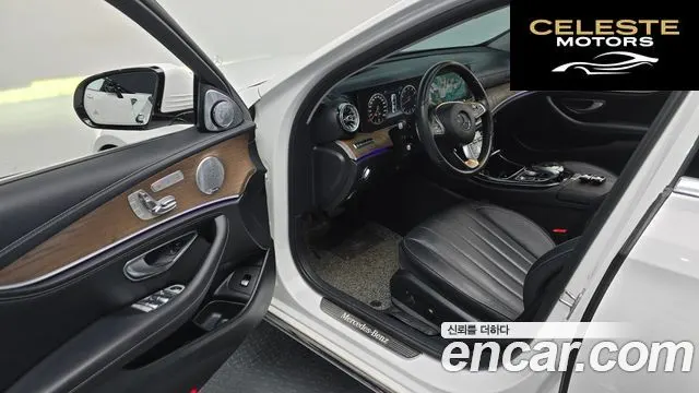 MERCEDES BENZ E-Classe W213 E300 4MATIC Exclusive 2018 — photo 10 sur 20