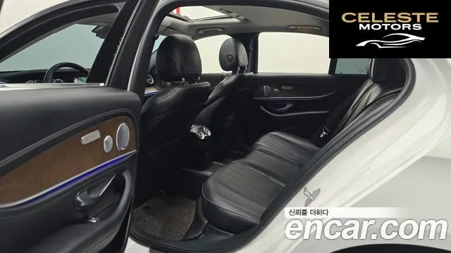 MERCEDES BENZ E-Classe W213 E300 4MATIC Exclusive 2018 — photo 11 sur 20
