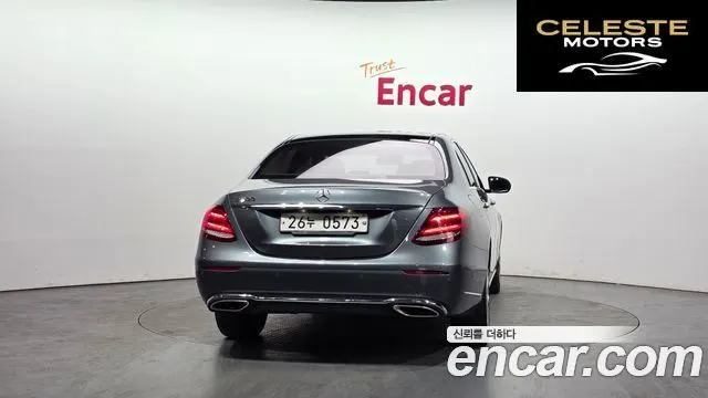 MERCEDES BENZ E-Classe W213 E300 Exclusive 2017 — photo 4 sur 26