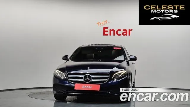 MERCEDES BENZ E-Classe W213 E220d Avantgarde 2017 — photo 2 sur 20