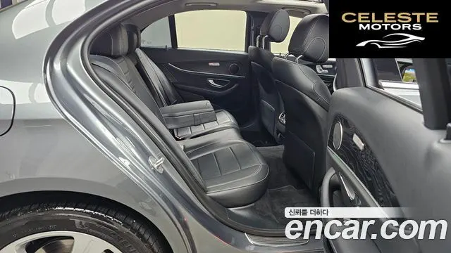 MERCEDES BENZ E-Classe W213 E220d 4MATIC Avantgarde 2018 — photo 12 sur 20