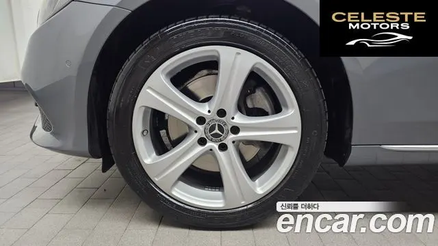 MERCEDES BENZ E-Classe W213 E220d 4MATIC Avantgarde 2018 — photo 5 sur 20