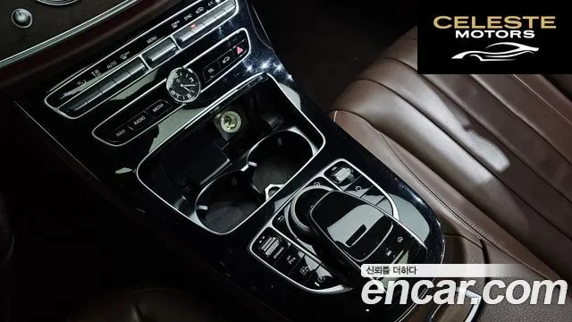 MERCEDES BENZ E-Classe W213 E220d Exclusive 2017 — photo 17 sur 20