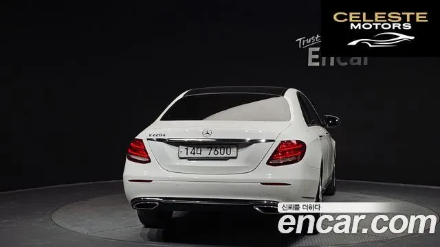 MERCEDES BENZ E-Classe W213 E220d Exclusive 2017 — photo 4 sur 20