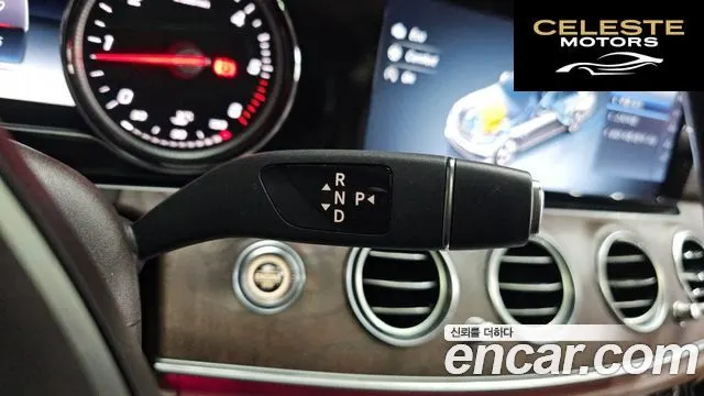MERCEDES BENZ E-Classe W213 E220d Exclusive 2017 — photo 9 sur 20