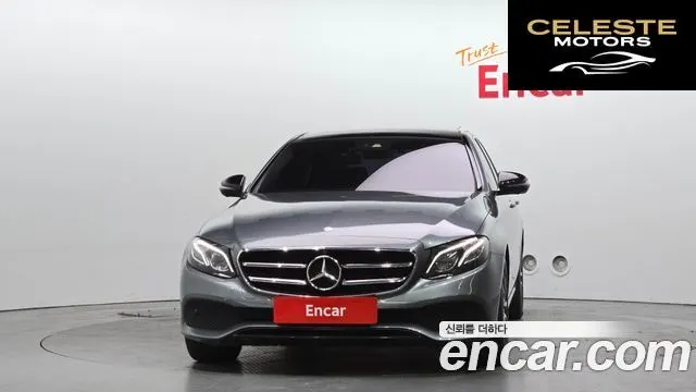 MERCEDES BENZ E-Classe W213 E300 Avantgarde 2017 — photo 3 sur 20