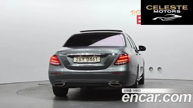 MERCEDES BENZ E-Classe W213 E300 Avantgarde 2017 — photo 4 sur 20