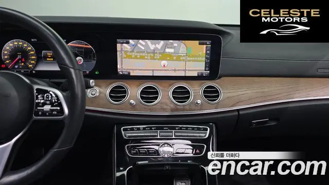 MERCEDES BENZ E-Classe W213 E300 4MATIC Exclusive 2019 — photo 15 sur 20