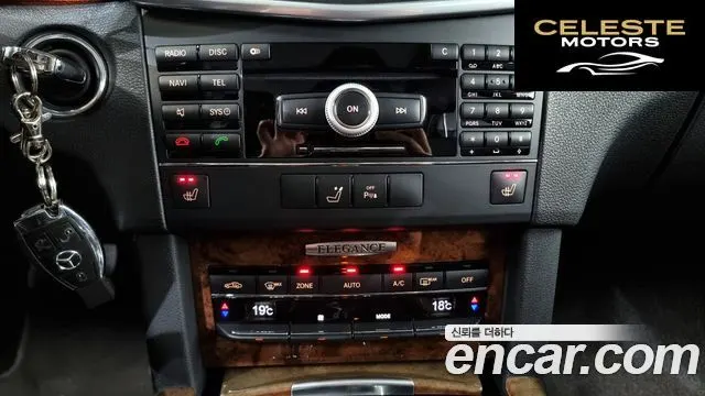 MERCEDES BENZ E-Classe W212 E300 2010 — photo 18 sur 20