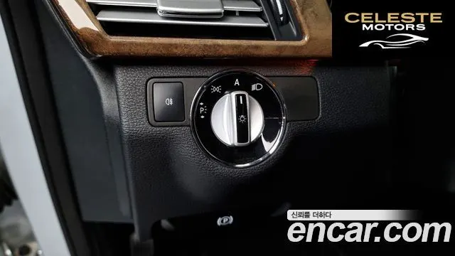 MERCEDES BENZ E-Classe W212 E300 2010 — photo 19 sur 20