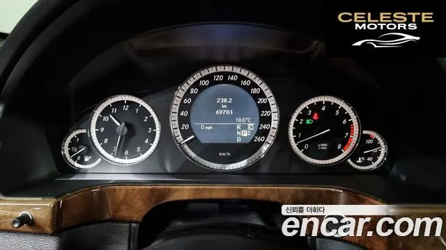 MERCEDES BENZ E-Classe W212 E300 2010 — photo 8 sur 20