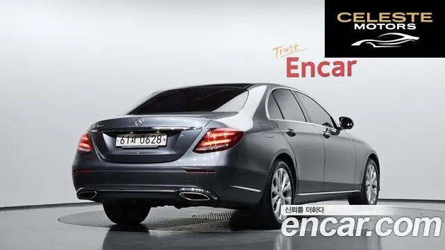 MERCEDES BENZ E-Classe W213 E300 Exclusive 2017 — photo 2 sur 20