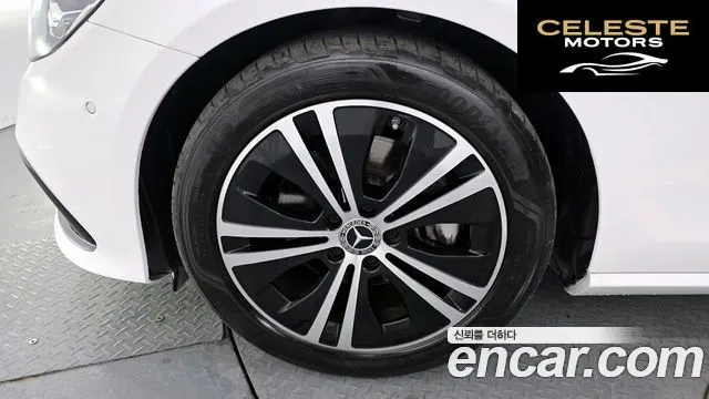 MERCEDES BENZ E-Classe W213 E250 Avantgarde 2021 — photo 5 sur 20
