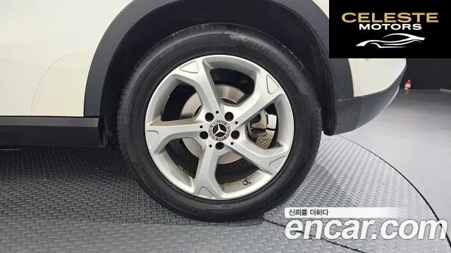 MERCEDES BENZ GLA-Classe X156 GLA220 2019 — photo 4 sur 20