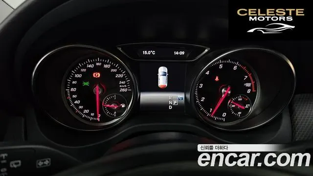 MERCEDES BENZ GLA-Classe X156 GLA220 2019 — photo 7 sur 20