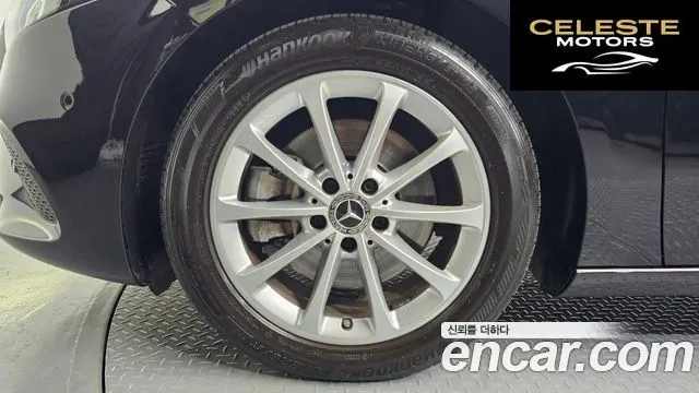 MERCEDES BENZ A-Classe W177 A220 Berline 2020 — photo 5 sur 20
