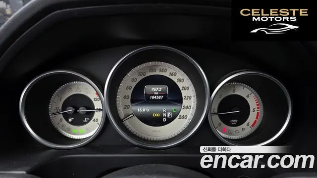 MERCEDES BENZ E-Classe W212 E220 Avantgarde Sport 2016 — photo 8 sur 20
