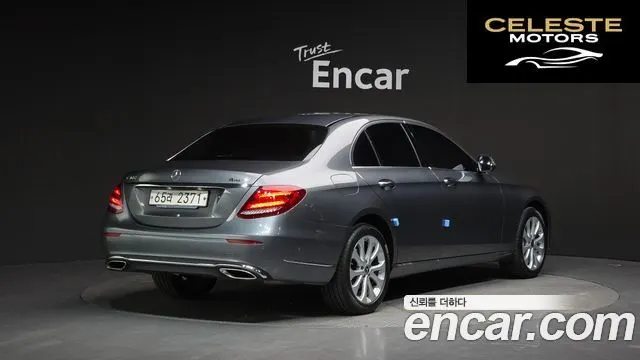 MERCEDES BENZ E-Classe W213 E300 4MATIC Exclusive 2018 — photo 2 sur 20