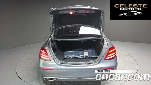 MERCEDES BENZ E-Classe W213 E300 4MATIC Exclusive 2018 — photo 20 sur 20