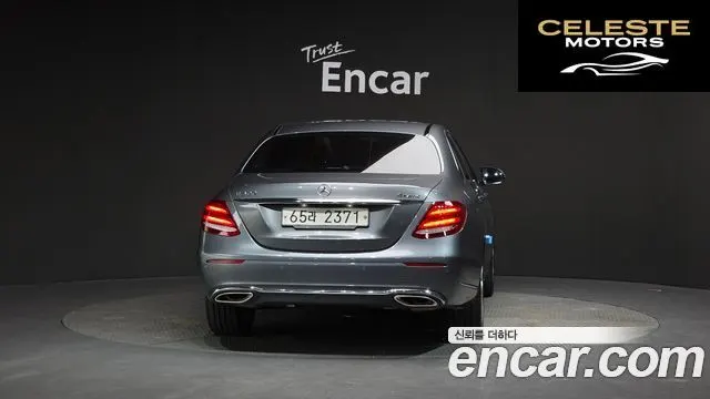 MERCEDES BENZ E-Classe W213 E300 4MATIC Exclusive 2018 — photo 4 sur 20