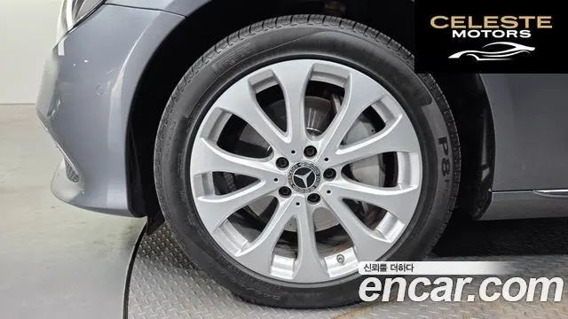 MERCEDES BENZ E-Classe W213 E300 4MATIC Exclusive 2018 — photo 5 sur 20