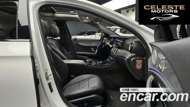 MERCEDES BENZ E-Classe W213 E300 Avantgarde 2017 — photo 10 sur 26