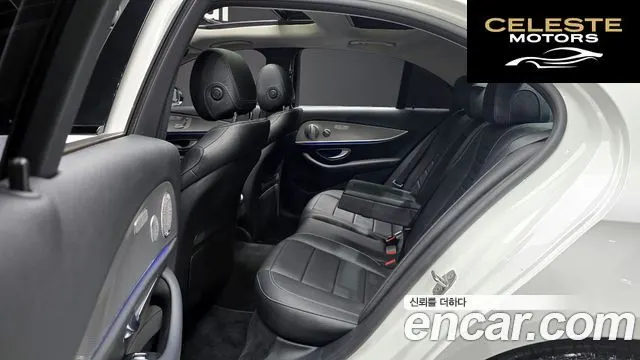 MERCEDES BENZ E-Classe W213 E300 Avantgarde 2017 — photo 12 sur 26