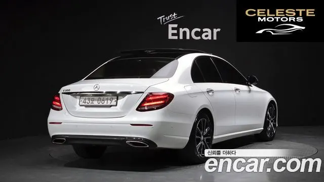 MERCEDES BENZ E-Classe W213 E300 Avantgarde 2017 — photo 2 sur 26