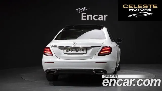 MERCEDES BENZ E-Classe W213 E300 Avantgarde 2017 — photo 4 sur 26