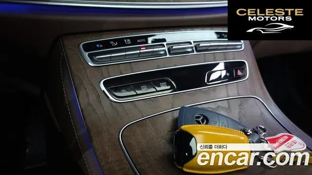 MERCEDES BENZ E-Classe W213 E300e 4MATIC Exclusive 2021 — photo 15 sur 20