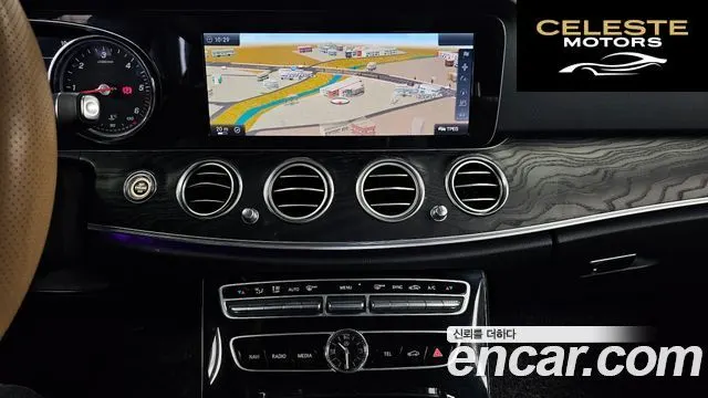 MERCEDES BENZ E-Classe W213 E220d Avantgarde 2017 — photo 14 sur 26