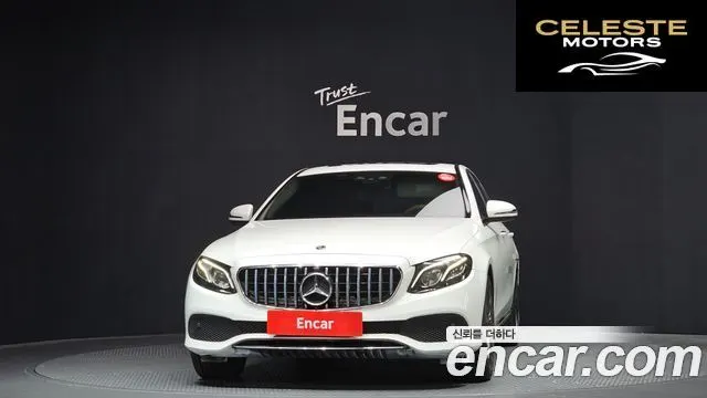 MERCEDES BENZ E-Classe W213 E220d Avantgarde 2017 — photo 3 sur 26