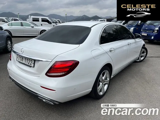 MERCEDES BENZ E-Classe W213 E220d Avantgarde 2017 — photo 3 sur 26