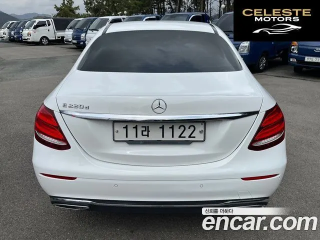 MERCEDES BENZ E-Classe W213 E220d Avantgarde 2017 — photo 4 sur 26