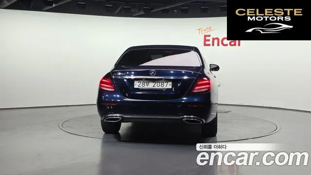 MERCEDES BENZ E-Classe W213 E220d Exclusive 2017 — photo 4 sur 20