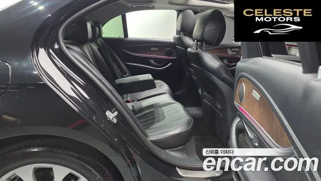 MERCEDES BENZ E-Classe W213 E300 4MATIC Exclusive 2017 — photo 12 sur 20